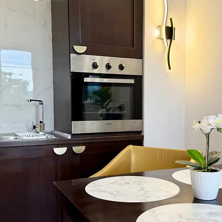 Royal - Private - Center Of Sunny * Slantschew brjag